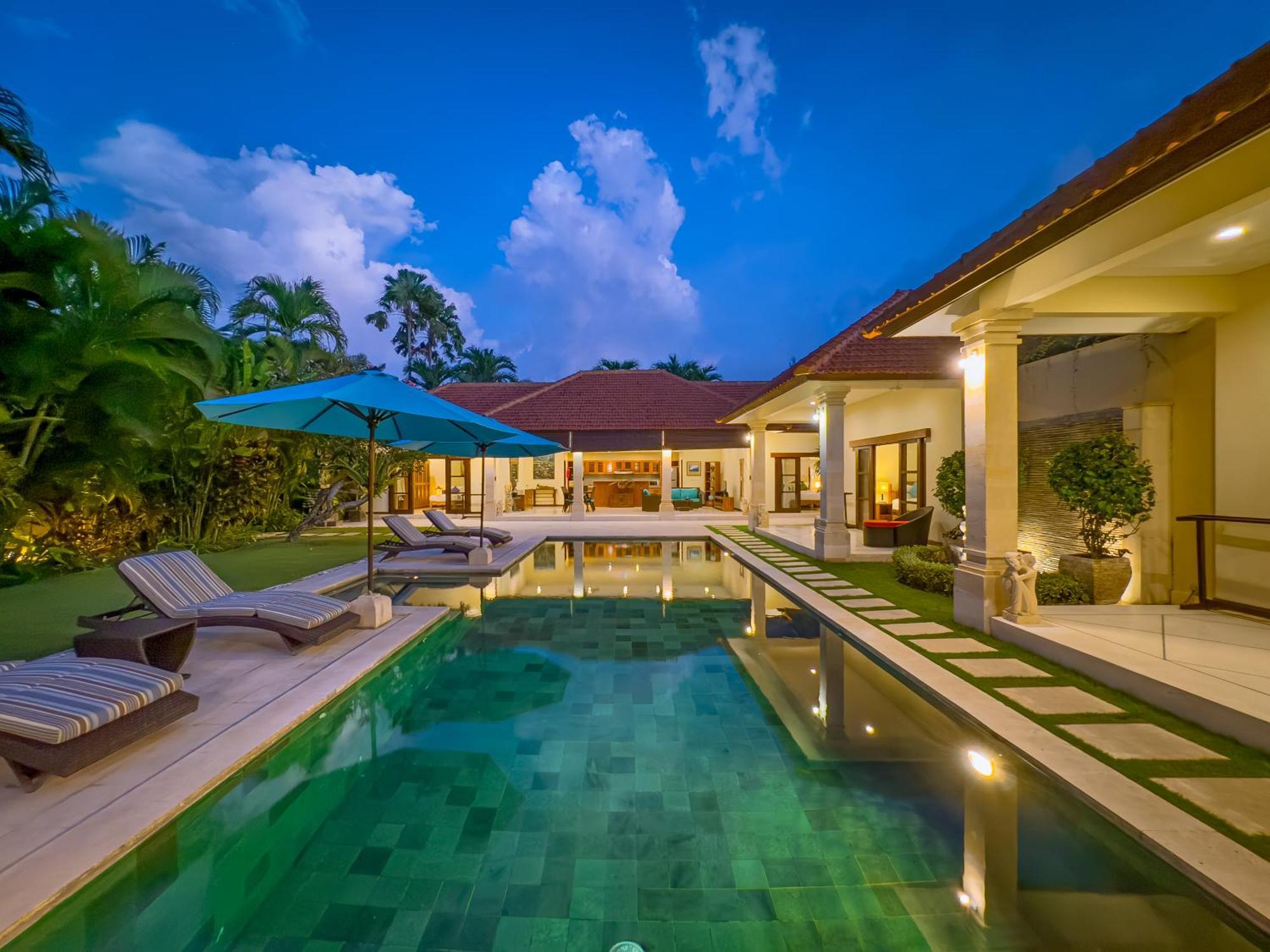 Villa Bugis Drupadi Seminyak Экстерьер фото